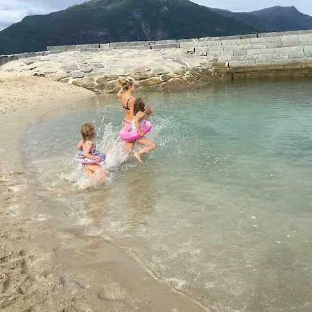 Holmen 2 بيت للعطل *